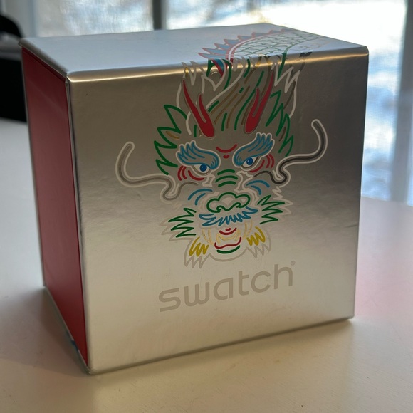 DRAGON IN CLOUD — 2024 Year of the Dragon Swatch Watch, Mint in Box - Picture 2 of 4